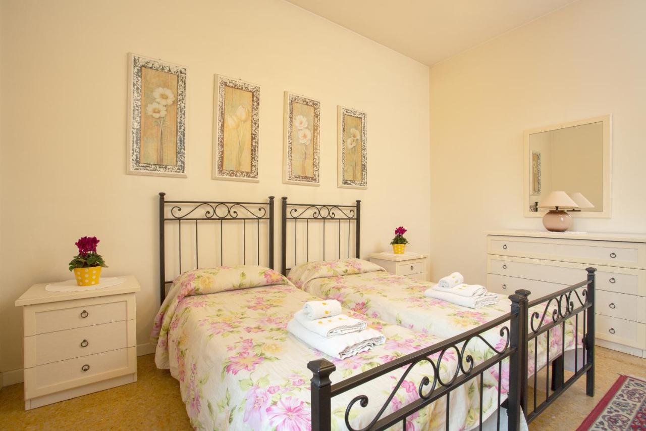 La Castellana Apartment Bergamo Bagian luar foto
