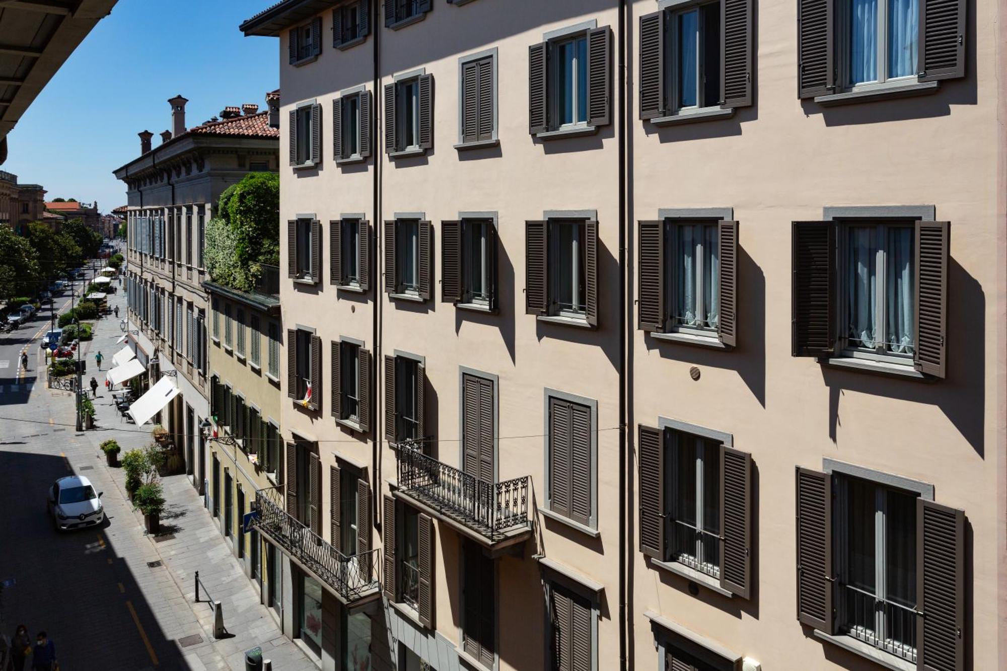 La Castellana Apartment Bergamo Bagian luar foto