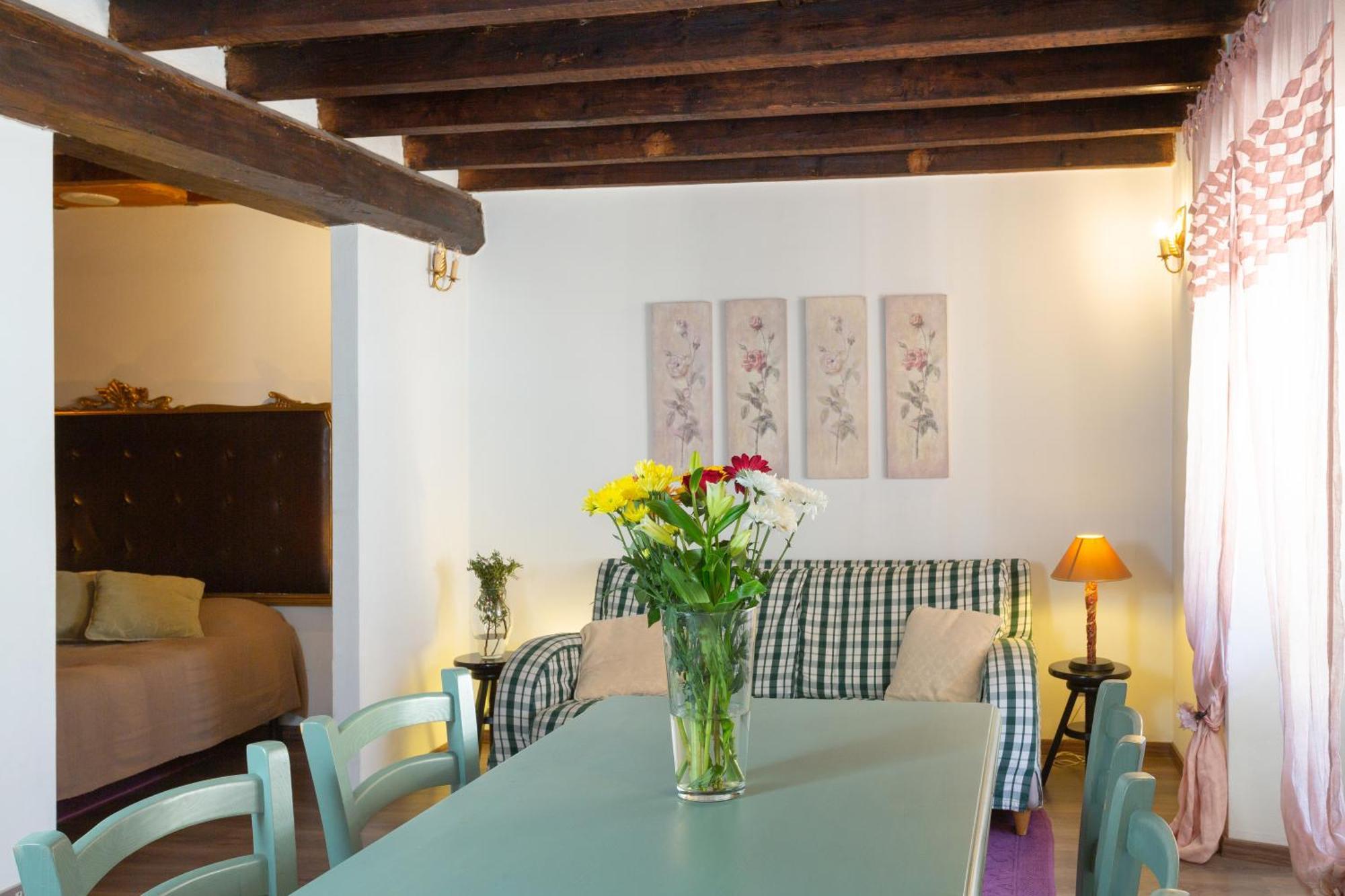 La Castellana Apartment Bergamo Bagian luar foto
