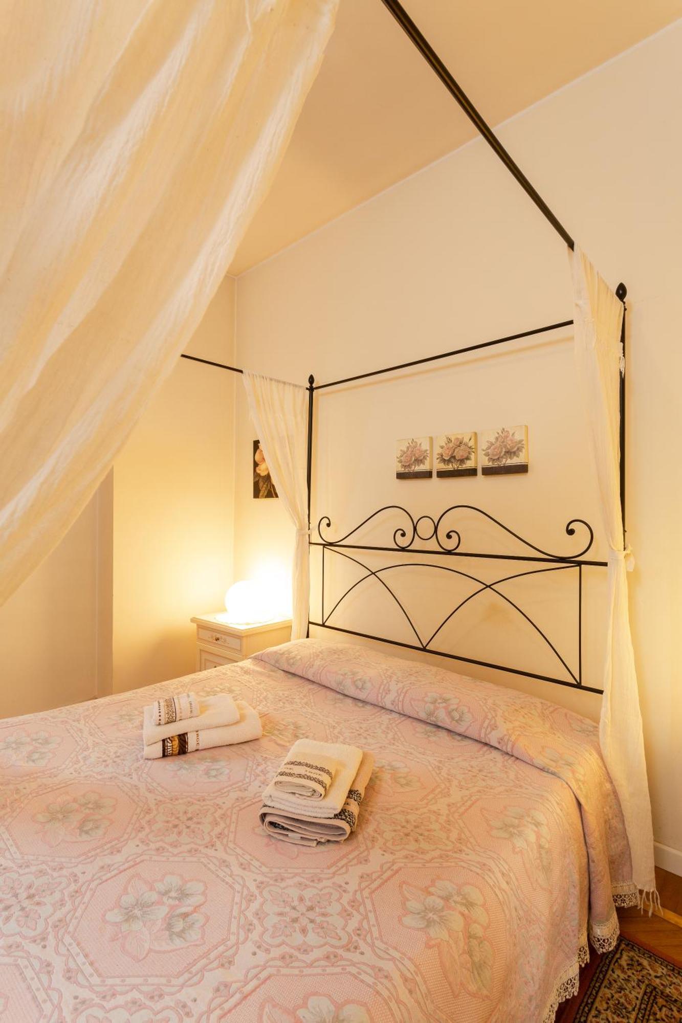 La Castellana Apartment Bergamo Bagian luar foto