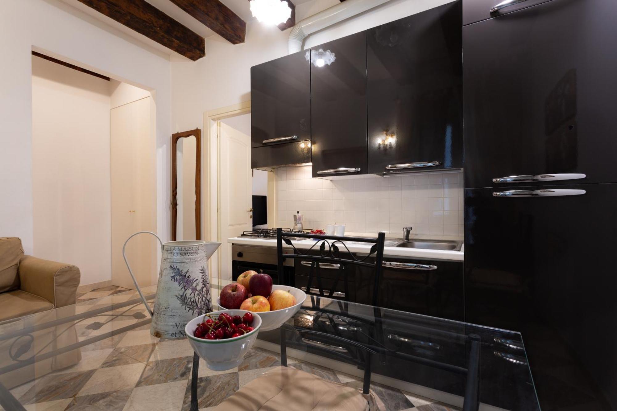 La Castellana Apartment Bergamo Bagian luar foto