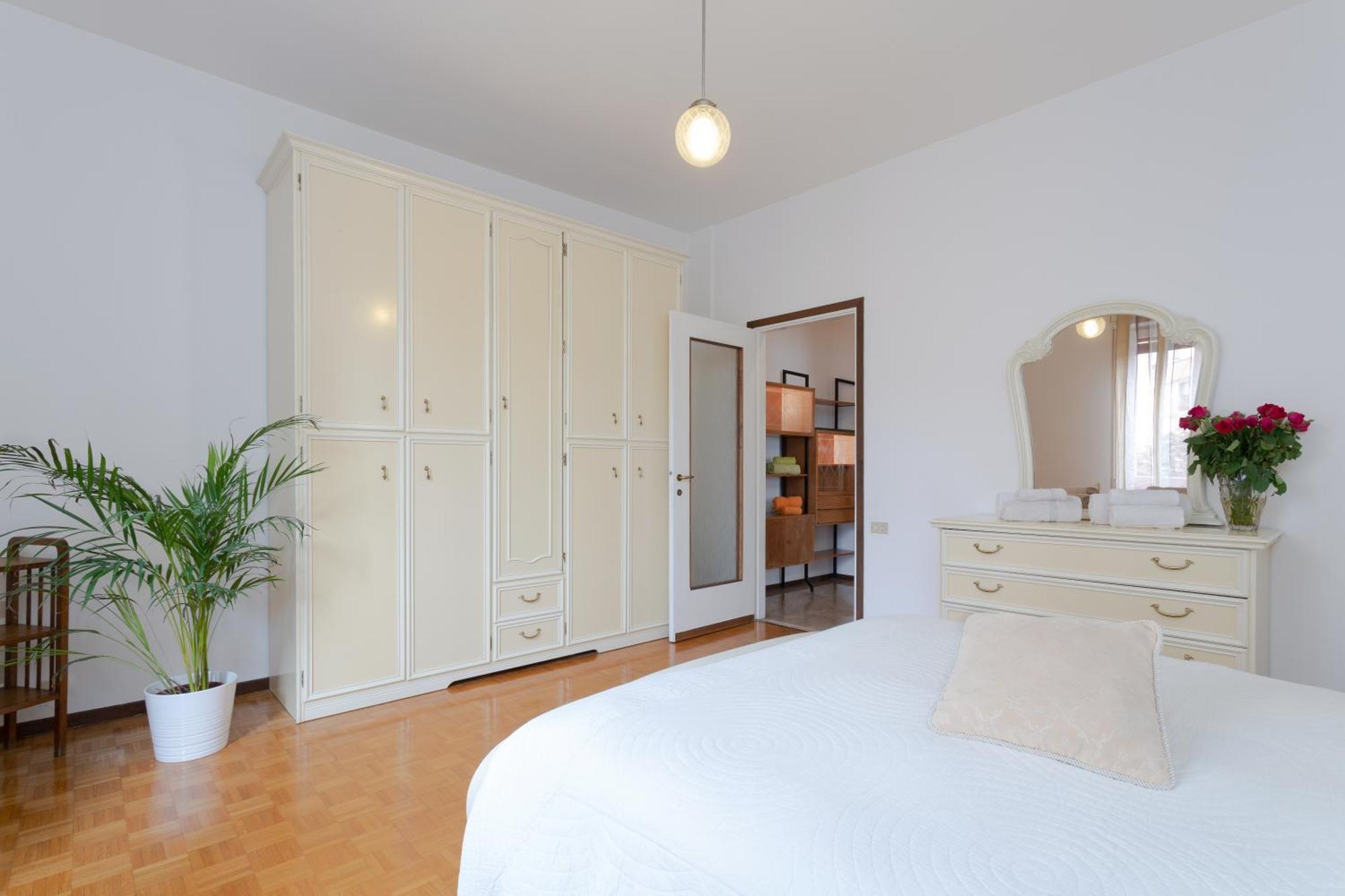 La Castellana Apartment Bergamo Bagian luar foto