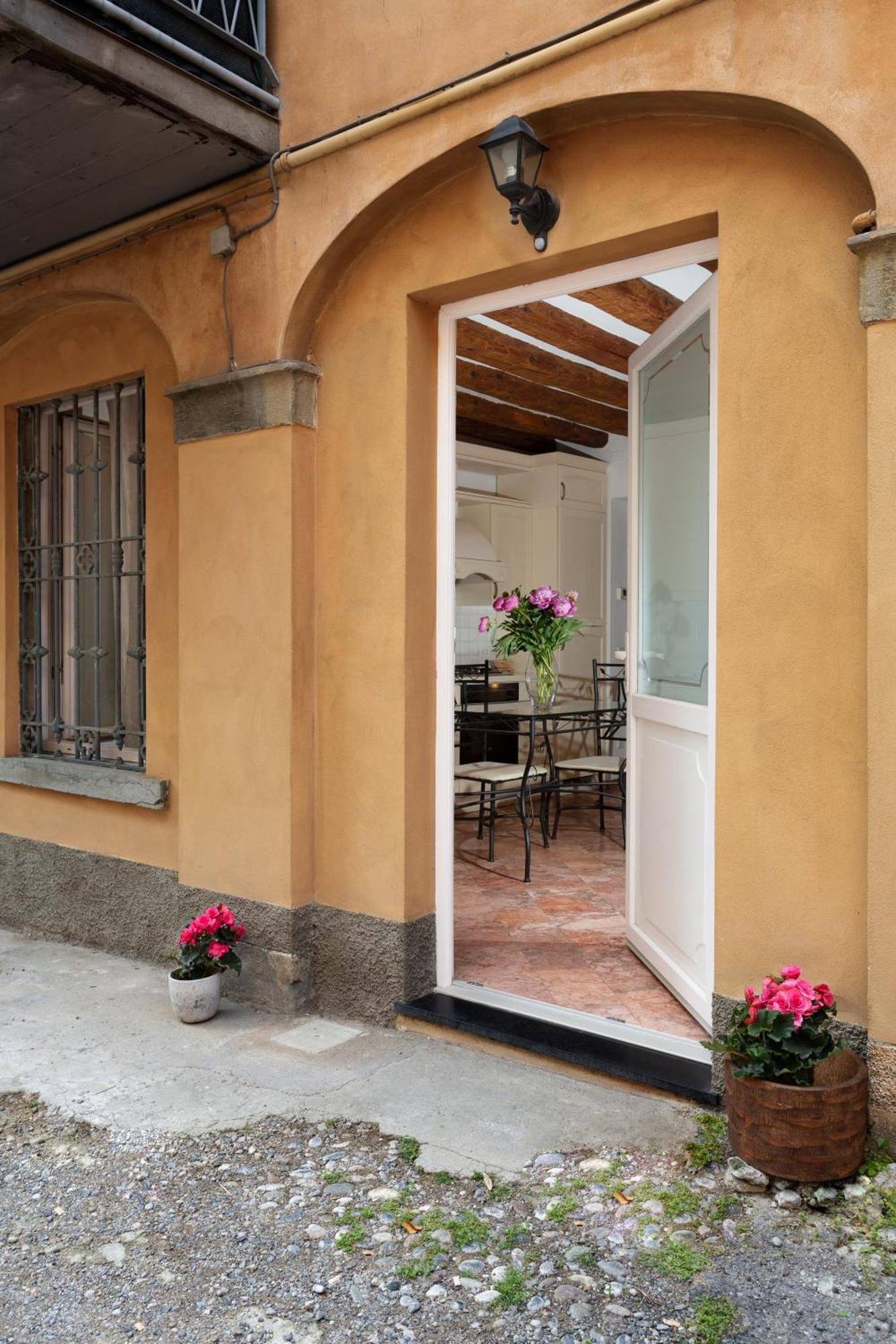 La Castellana Apartment Bergamo Bagian luar foto