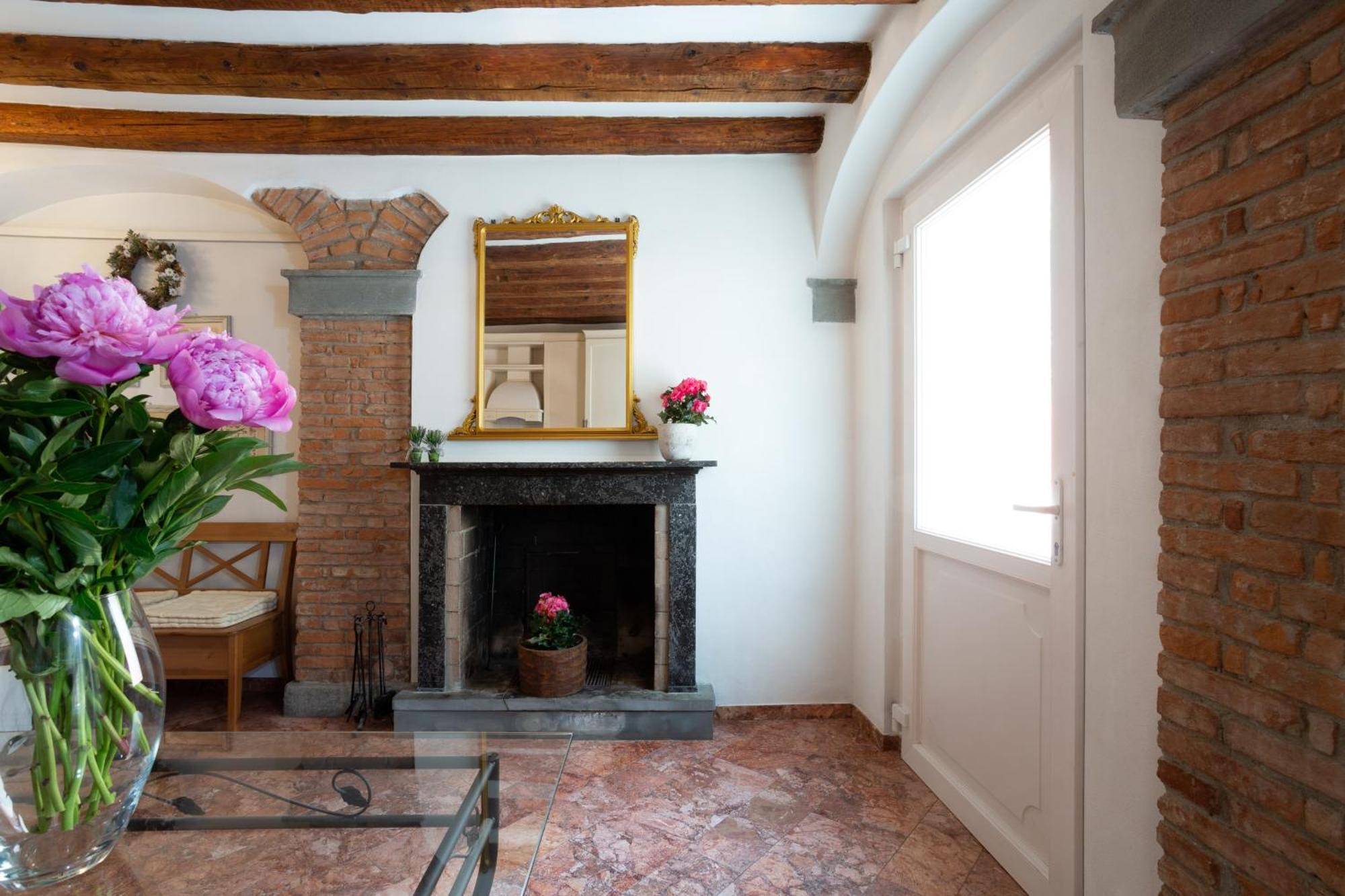 La Castellana Apartment Bergamo Bagian luar foto